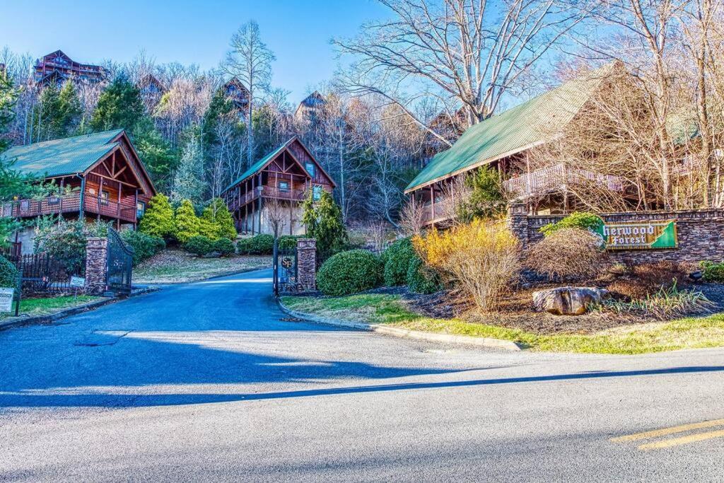 Solid Ground Lodge With Yard! Pigeon Forge Exterior foto