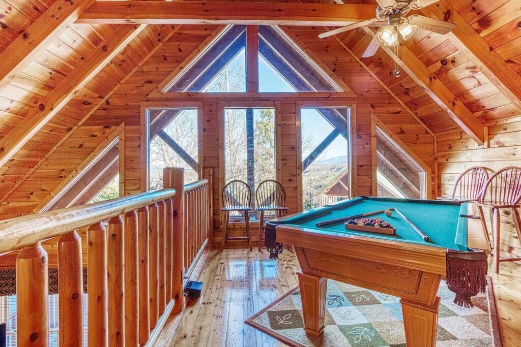 Solid Ground Lodge With Yard! Pigeon Forge Exterior foto