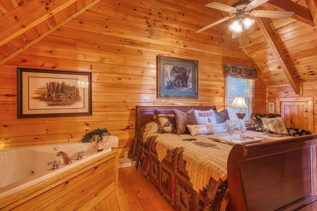Solid Ground Lodge With Yard! Pigeon Forge Exterior foto