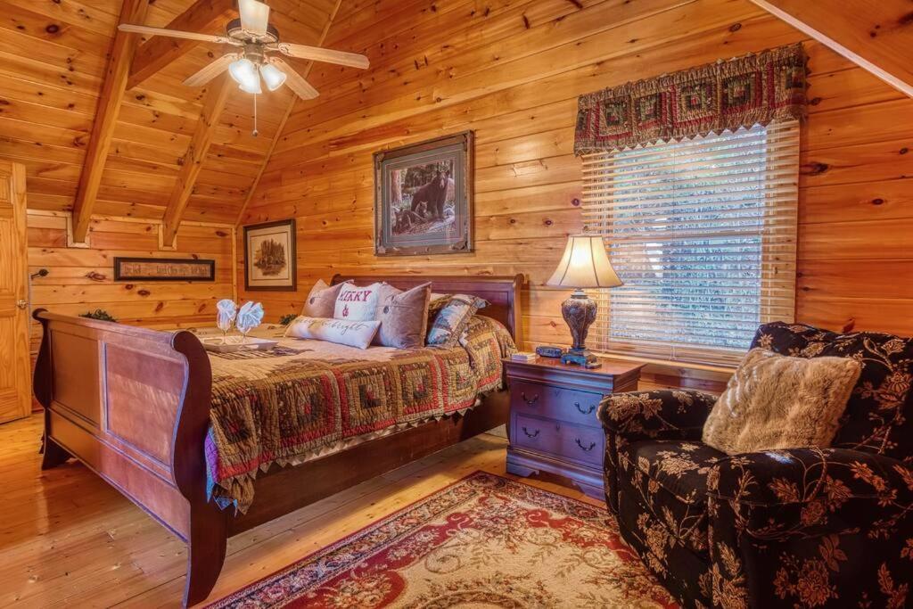 Solid Ground Lodge With Yard! Pigeon Forge Exterior foto