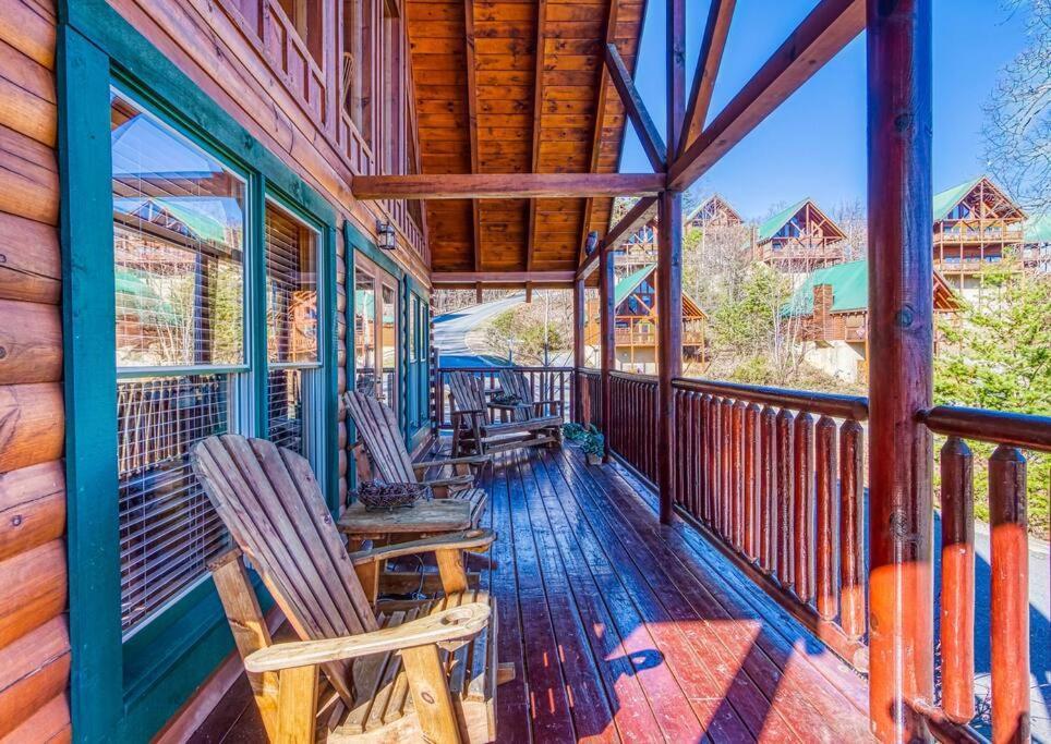 Solid Ground Lodge With Yard! Pigeon Forge Exterior foto